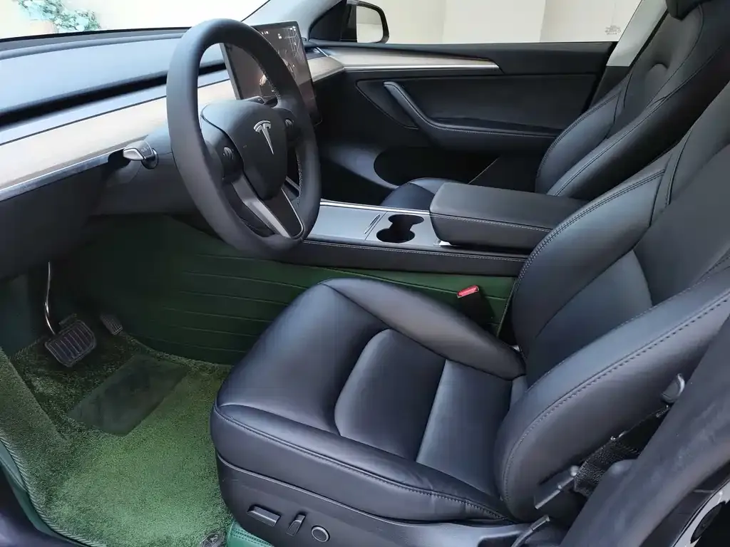 Tesla Model Y — фото 9