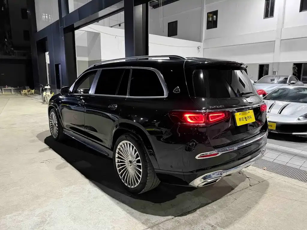 Mercedes-Benz GLS — фото 10