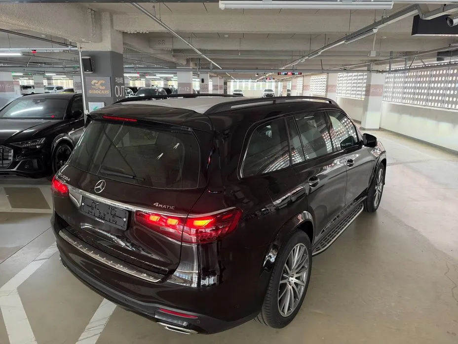 Mercedes-Benz GLS-Class — фото 10