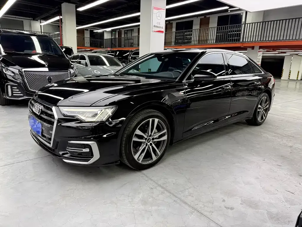Audi A6L — фото 1