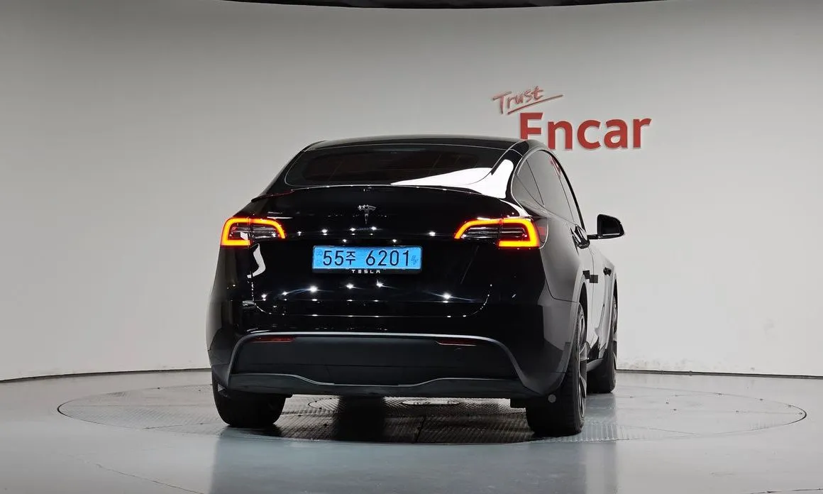 Tesla Model Y — фото 2