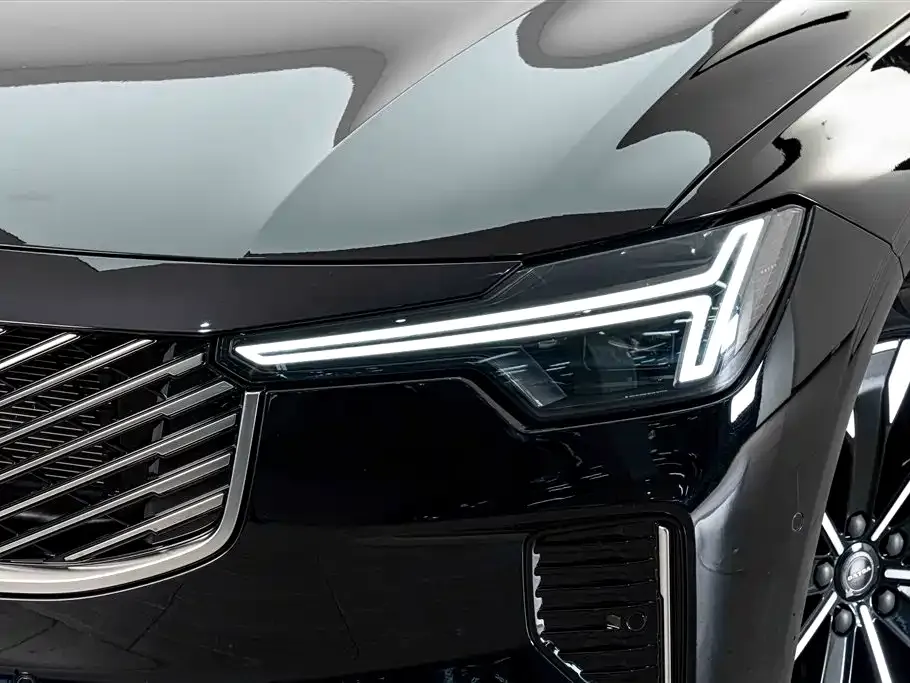 Volvo S90 — фото 4