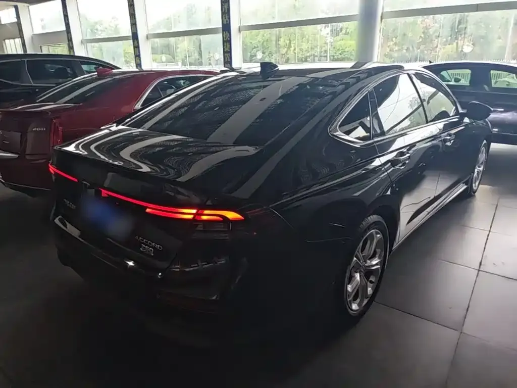 Honda Accord — фото 9