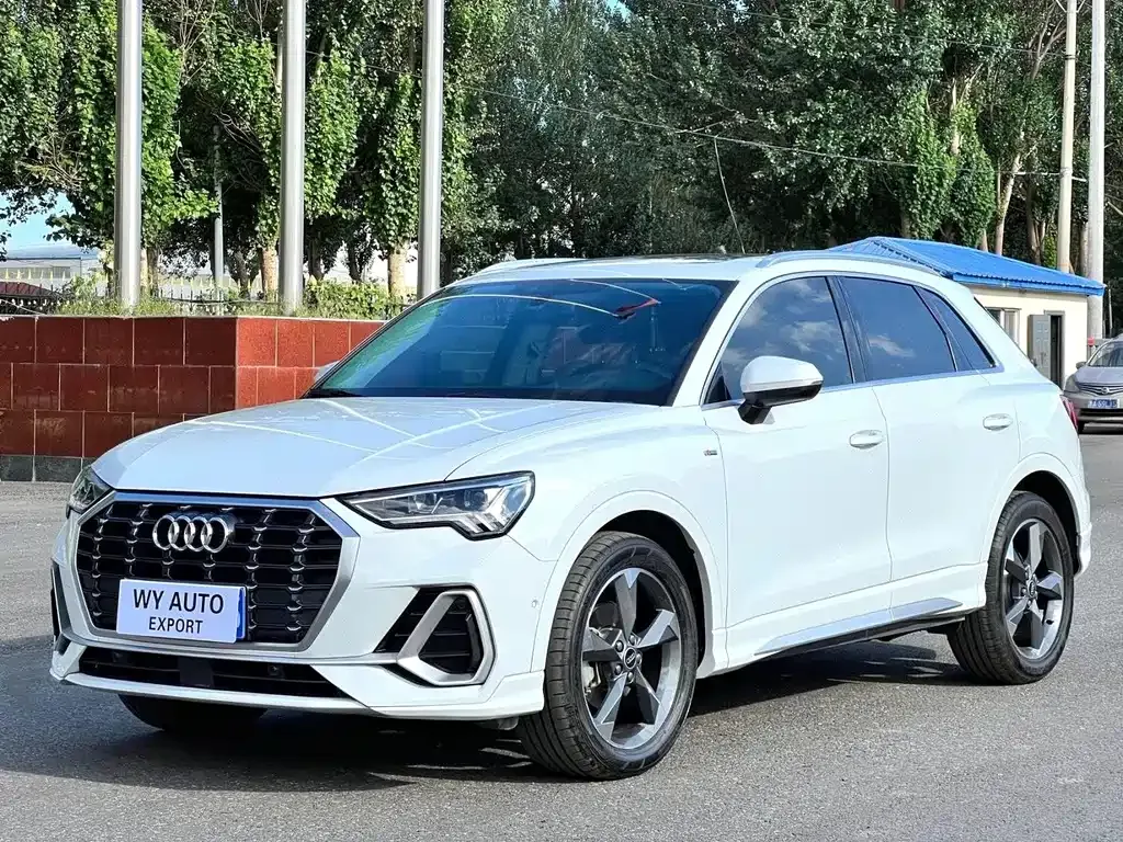 Audi Q3 — фото 1