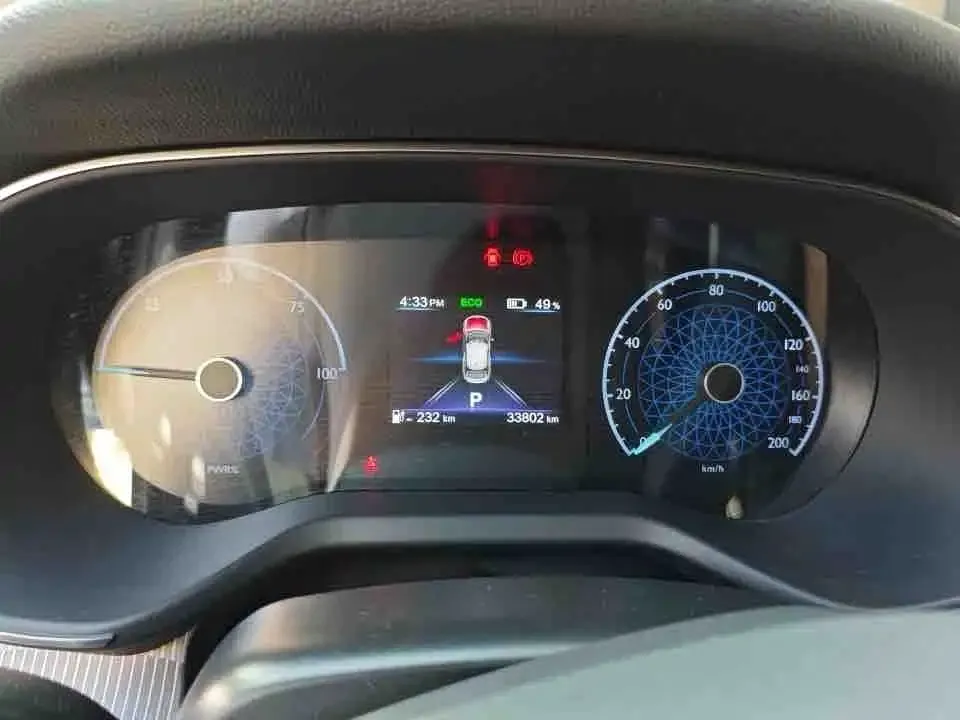 Hongqi E-QM5 — фото 3