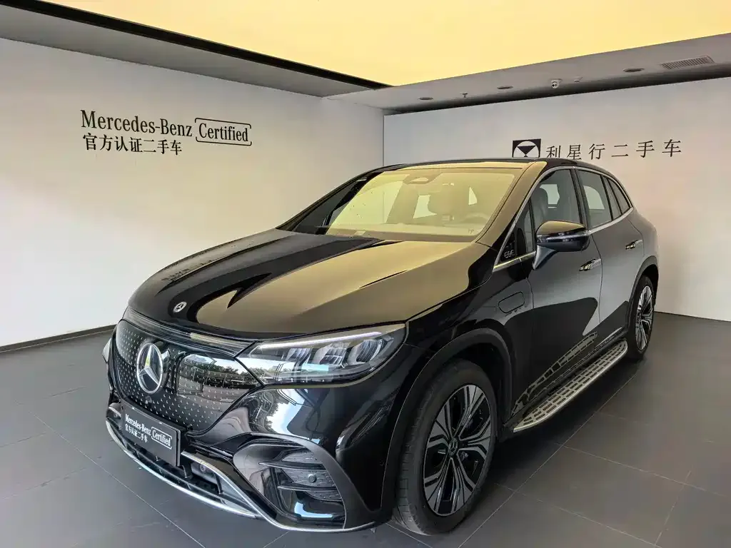 Mercedes-Benz EQE SUV — фото 1