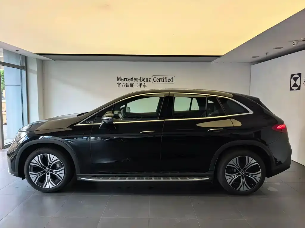 Mercedes-Benz EQE SUV — фото 2