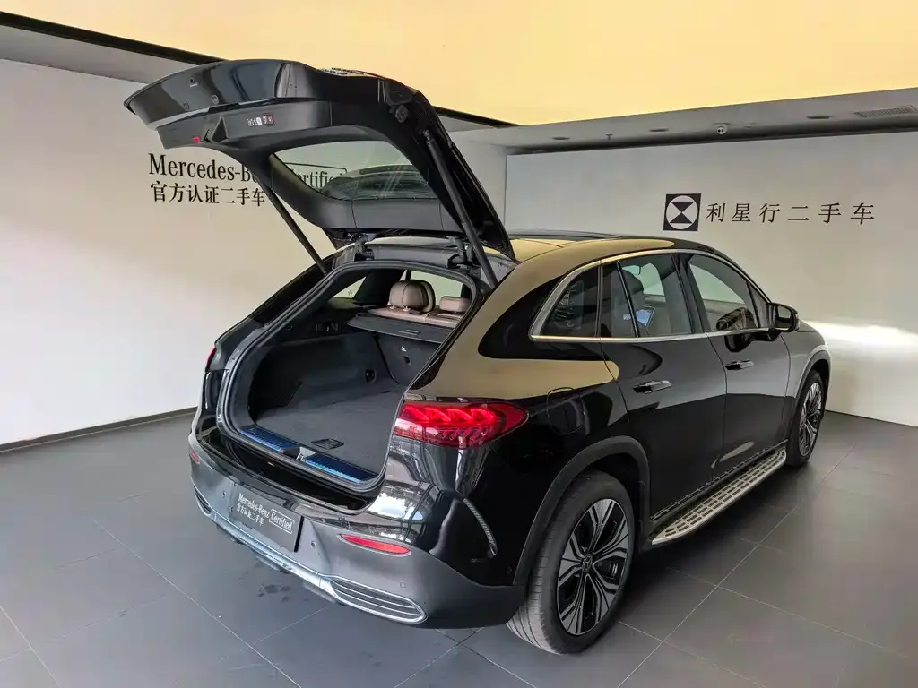 Mercedes-Benz EQE SUV — фото 5