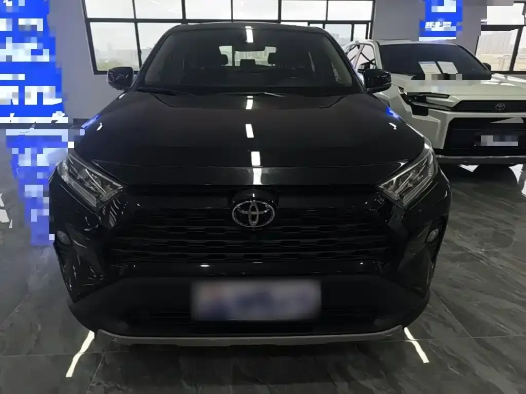 Toyota RAV4 — фото 4