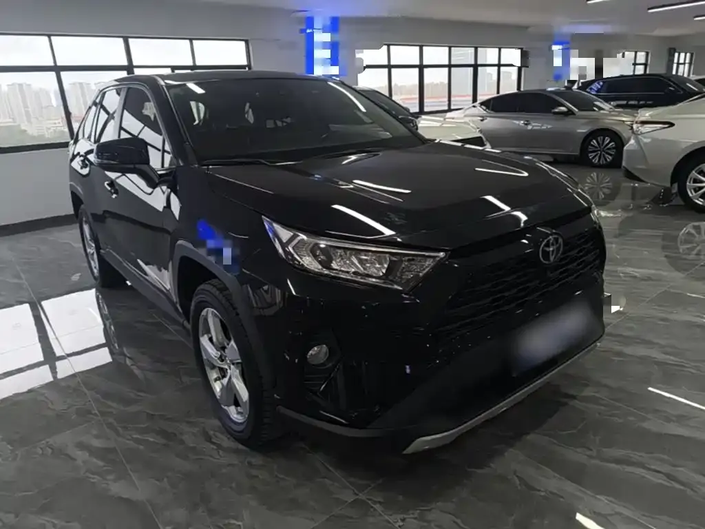 Toyota RAV4 — фото 8