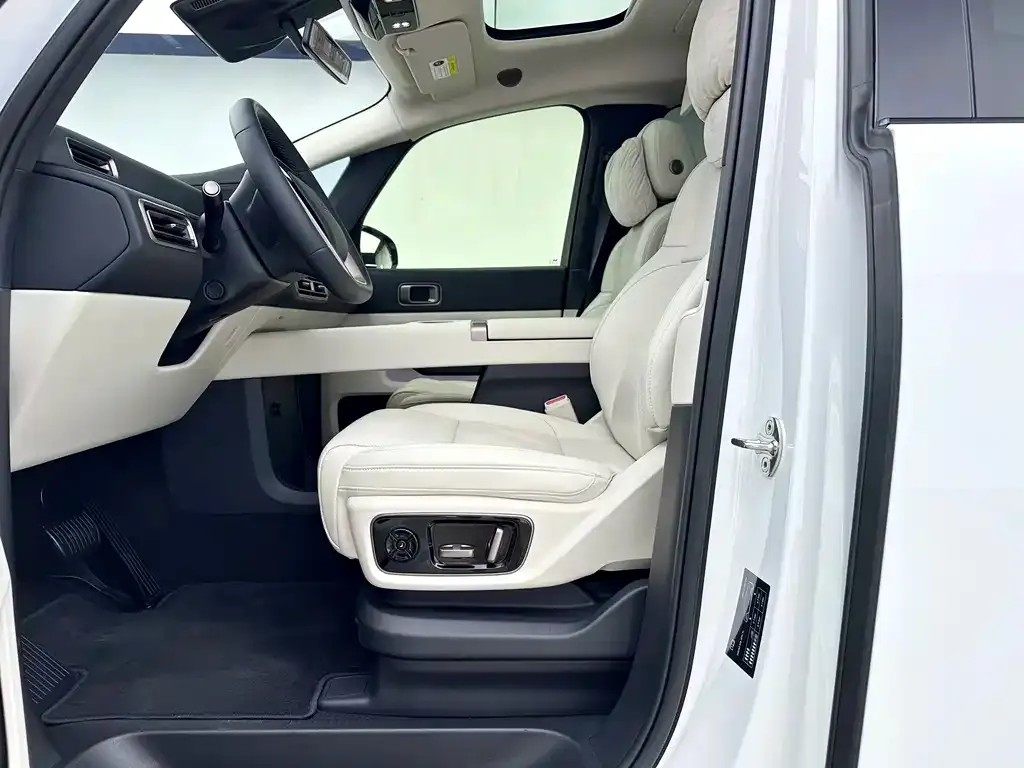 Li Auto MEGA — фото 10