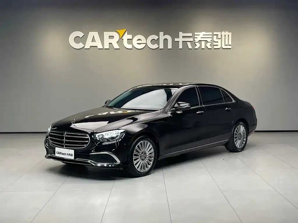 Mercedes-Benz E-Class — фото 1