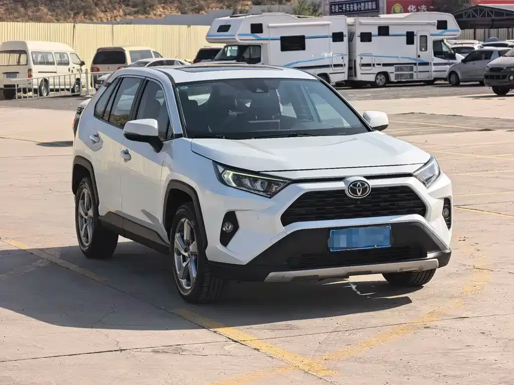 Toyota RAV4 — фото 4