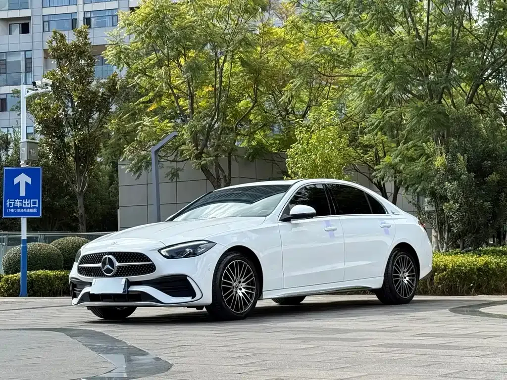 Mercedes-Benz C-Class — фото 1