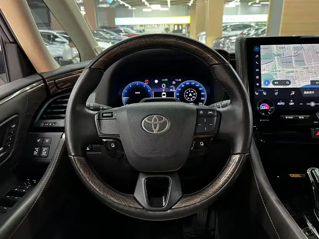 Toyota Alphard — фото 6