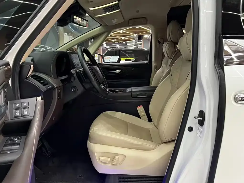 Toyota Alphard — фото 10