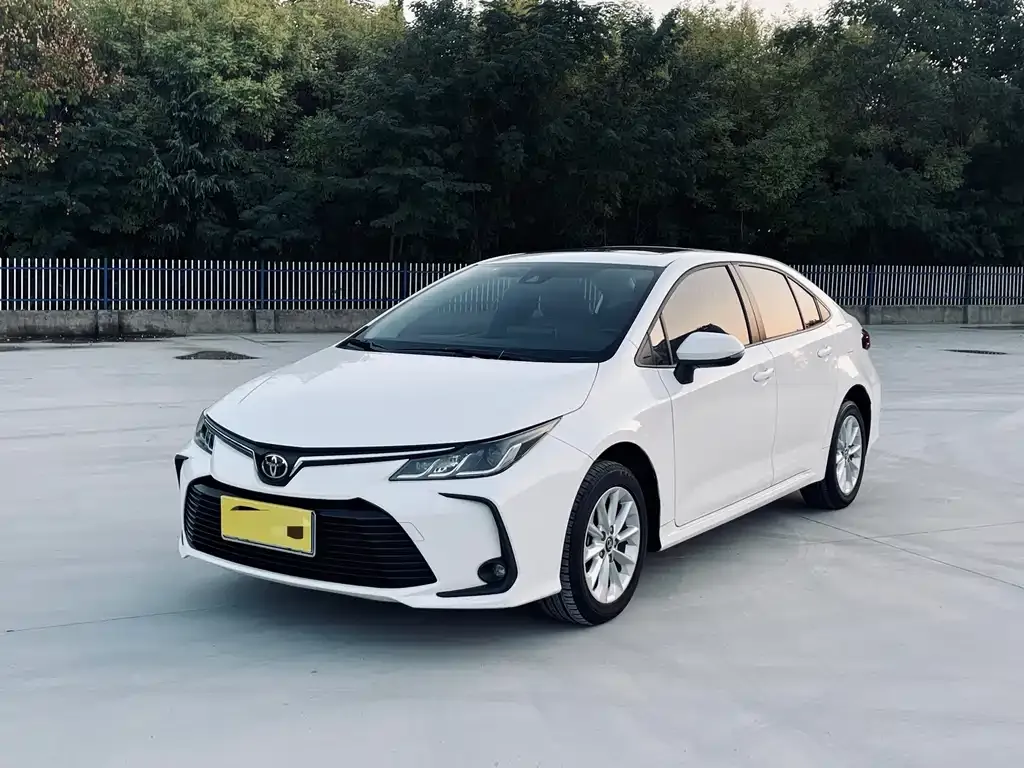 Toyota Corolla — фото 1