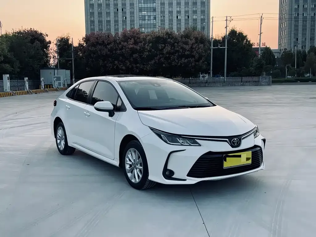 Toyota Corolla — фото 7