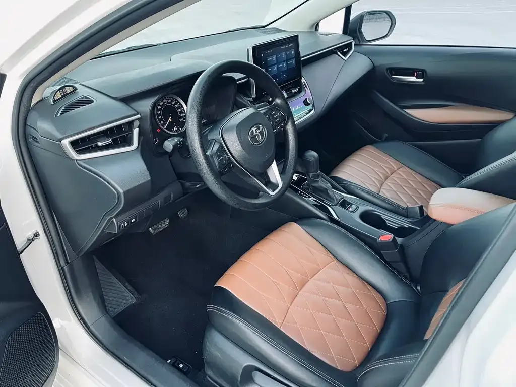 Toyota Corolla — фото 9