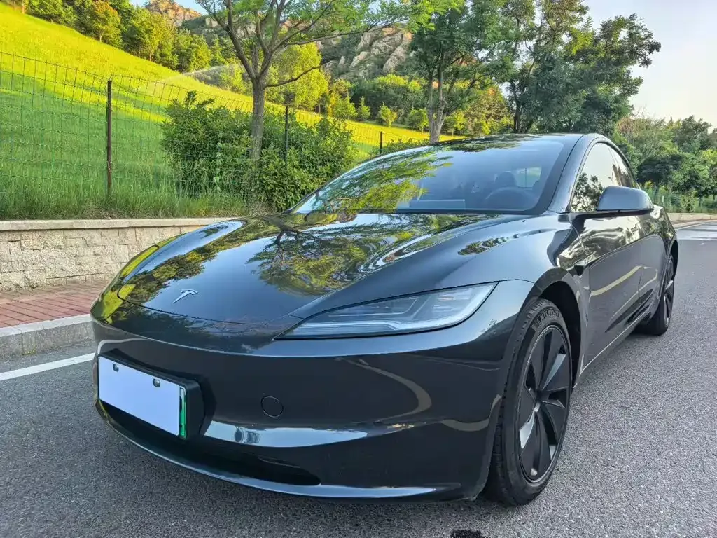 Tesla Model 3 — фото 10