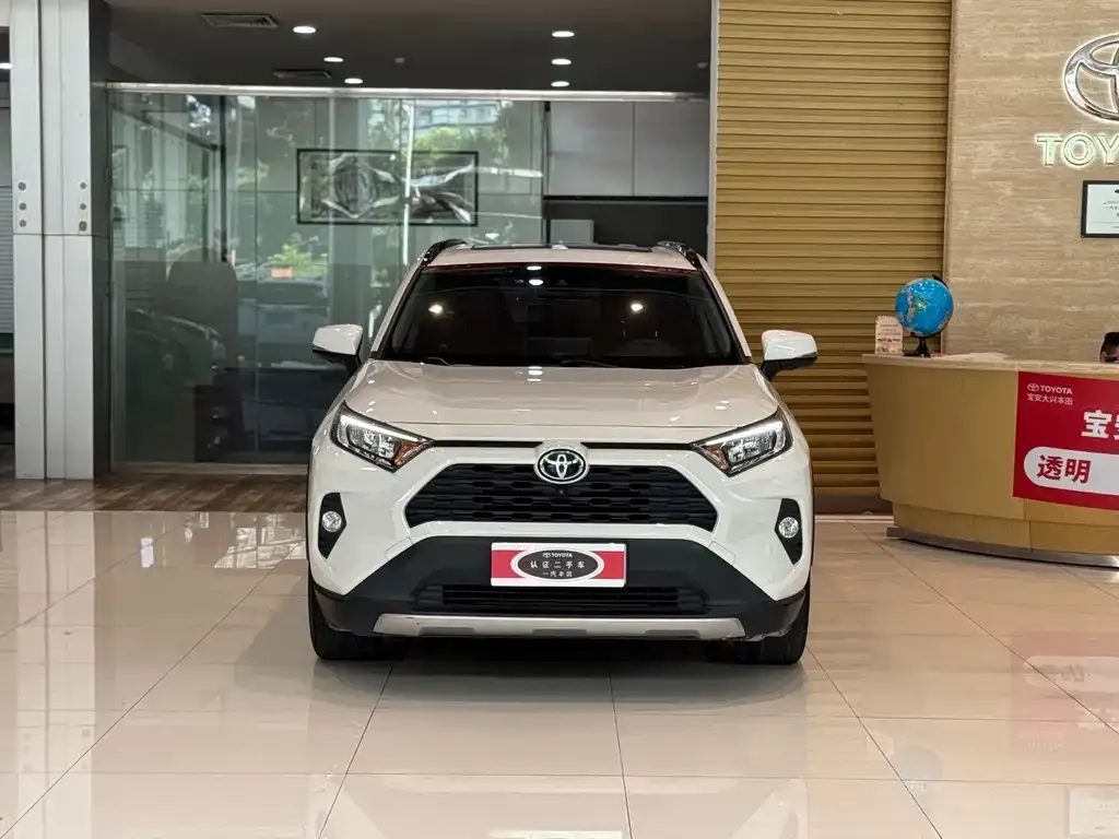Toyota RAV4 — фото 9