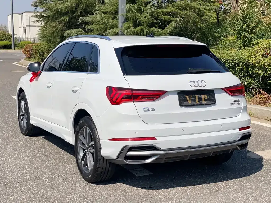 Audi Q3 — фото 9