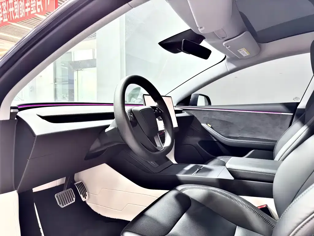 Tesla Model 3 — фото 8