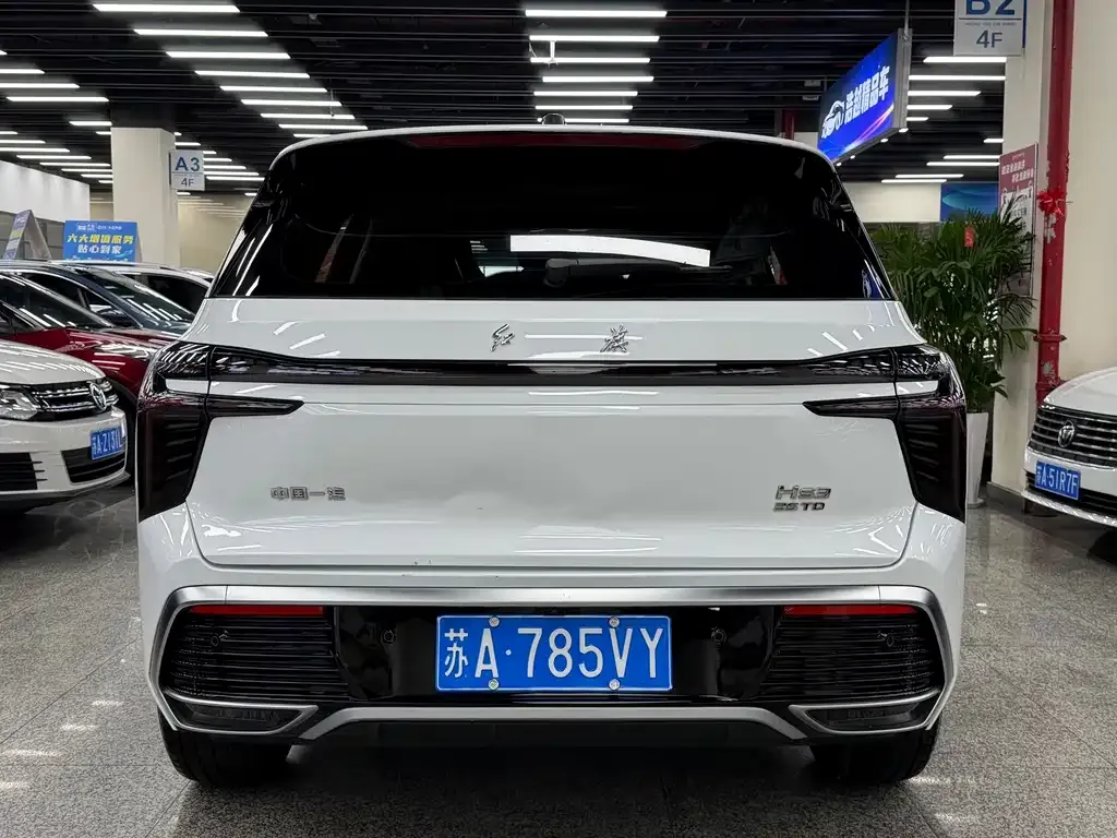 Hongqi HS3 — фото 3