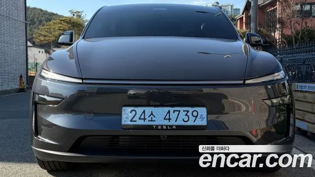 Tesla Model Y — фото 1