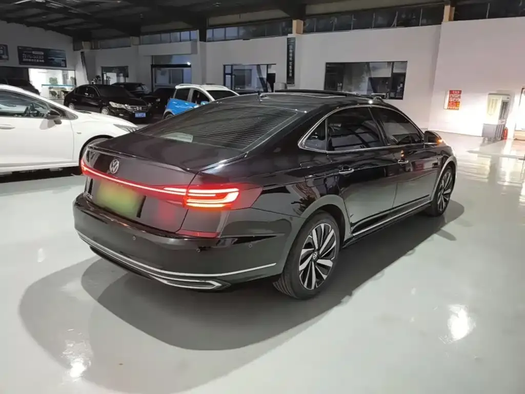 Volkswagen Passat — фото 2