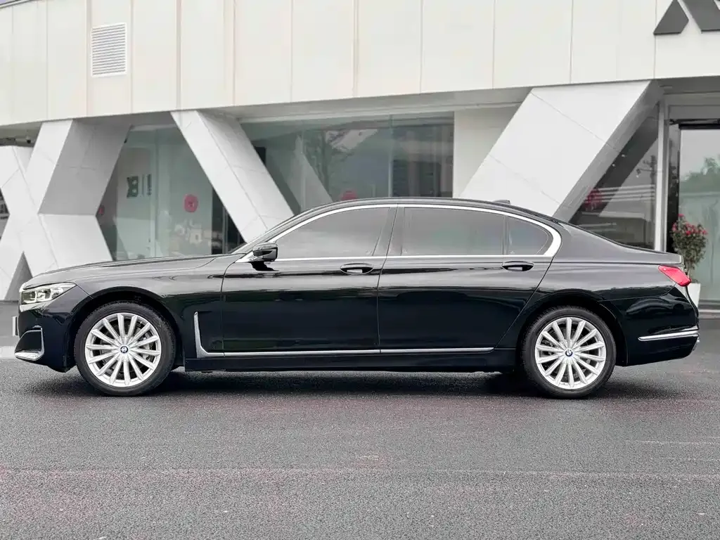 BMW 7 Series — фото 2