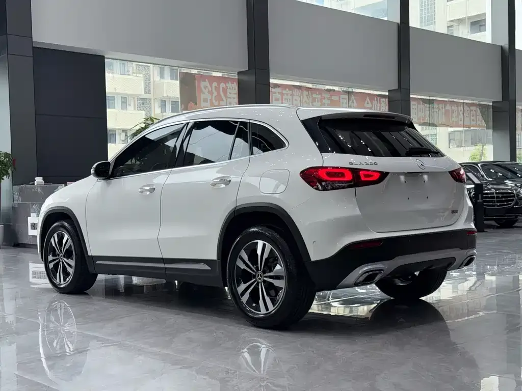 Mercedes-Benz GLA — фото 3