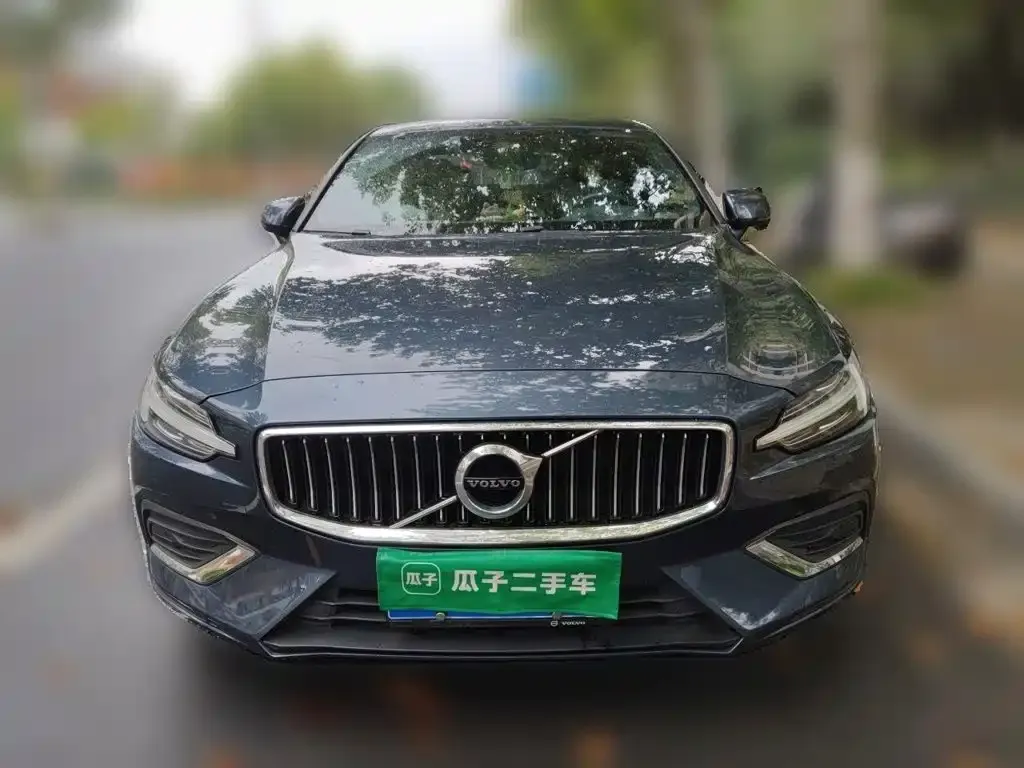 Volvo S60 — фото 10