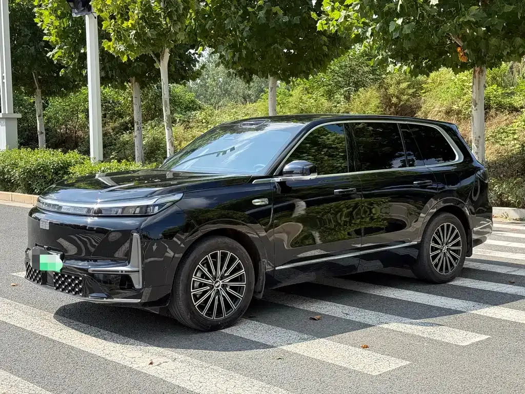 Geely Galaxy M9 — фото 1