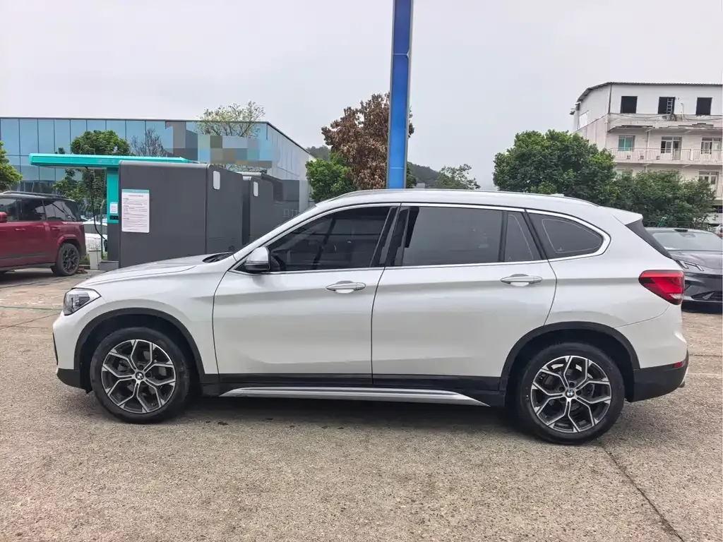 BMW X1 — фото 10