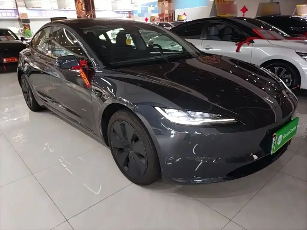 Tesla Model 3 — фото 5