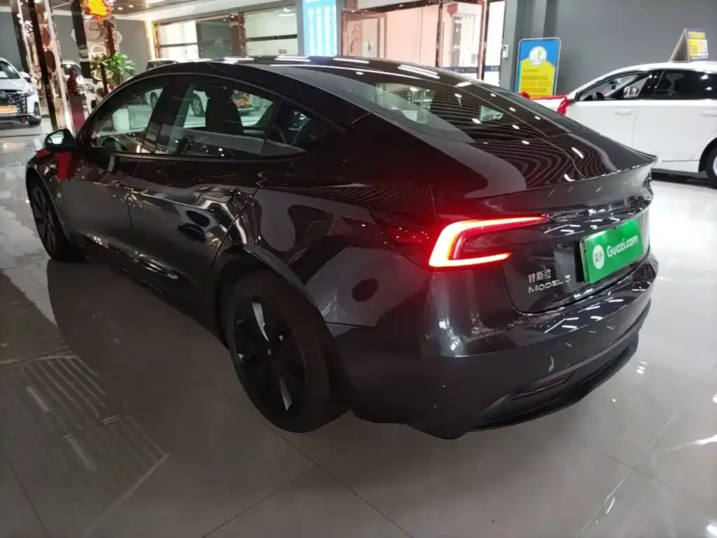 Tesla Model 3 — фото 6