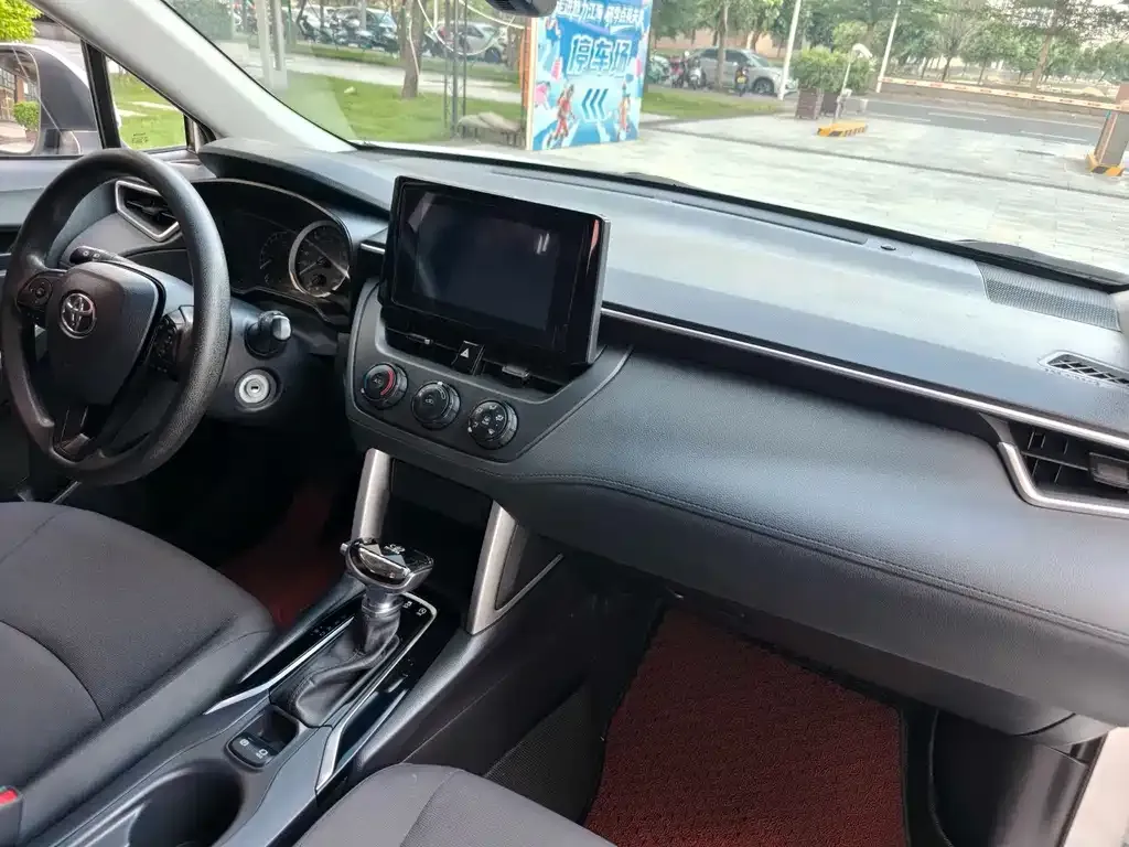 Toyota Corolla Cross — фото 4