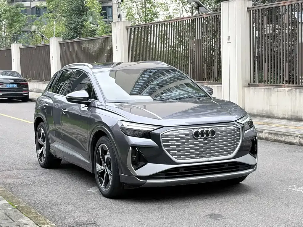 Audi Q4 e-tron — фото 9