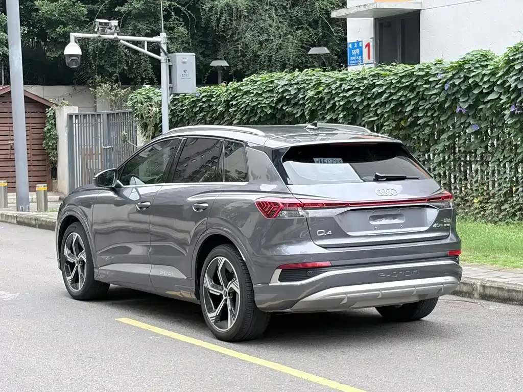 Audi Q4 e-tron — фото 10