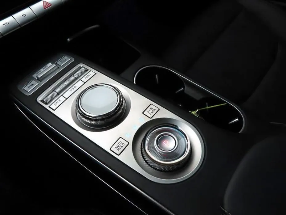 Genesis GV70 — фото 6