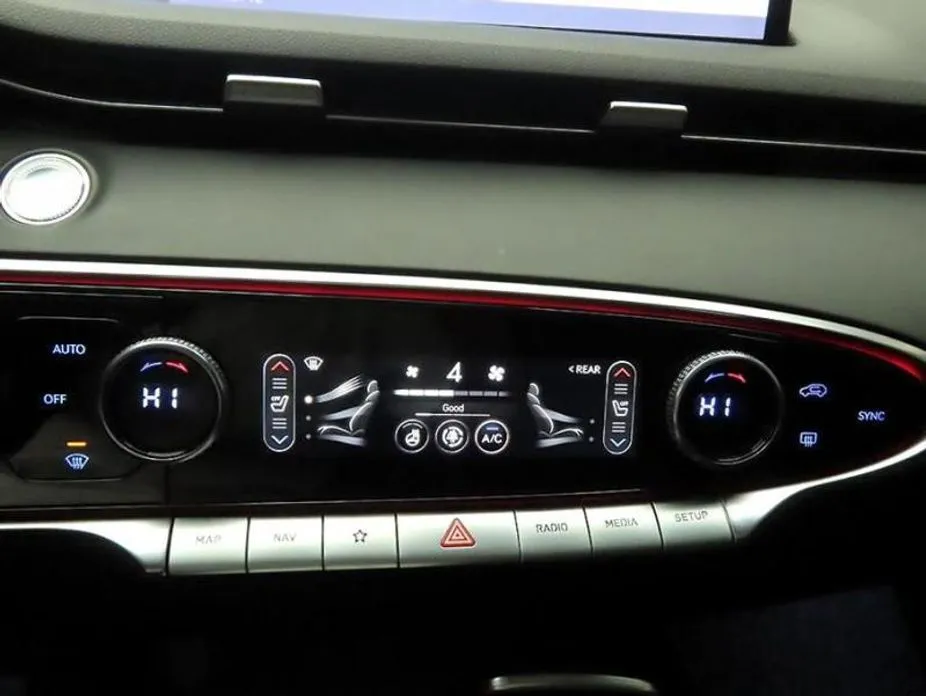 Genesis GV70 — фото 10