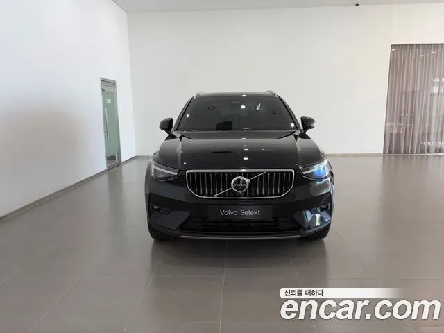 Volvo XC40 — фото 4