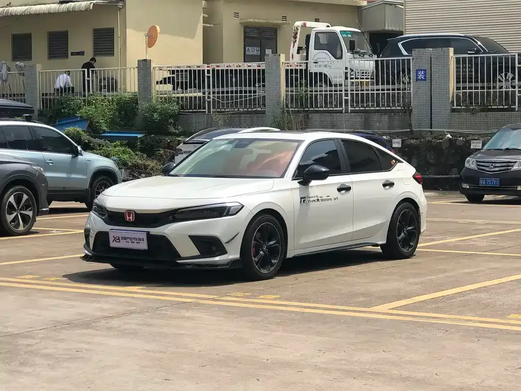 Honda Civic — фото 1