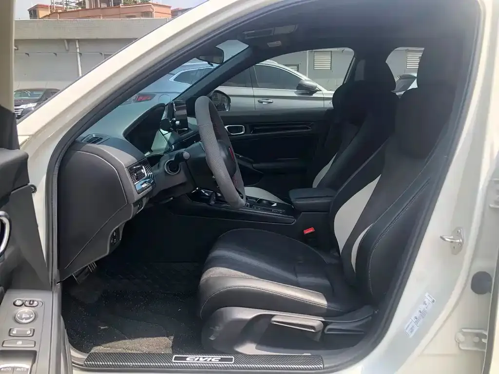 Honda Civic — фото 10