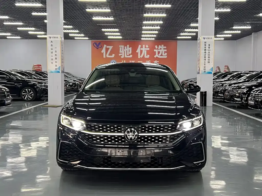 Volkswagen Passat — фото 7