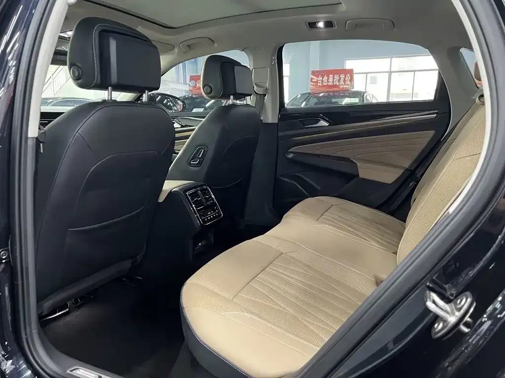Volkswagen Passat — фото 5
