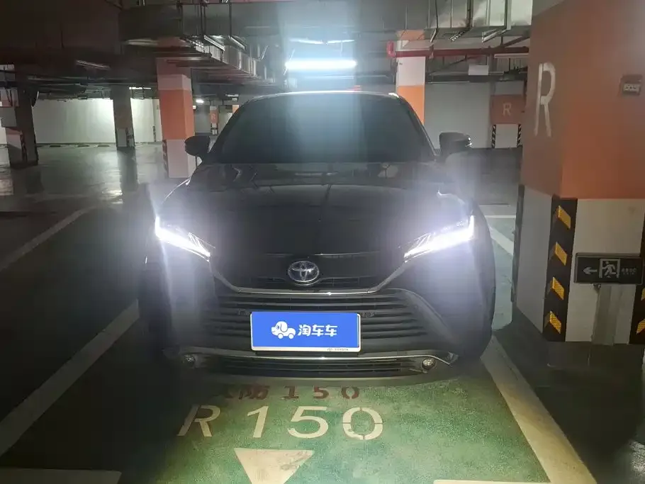 Toyota Harrier — фото 6