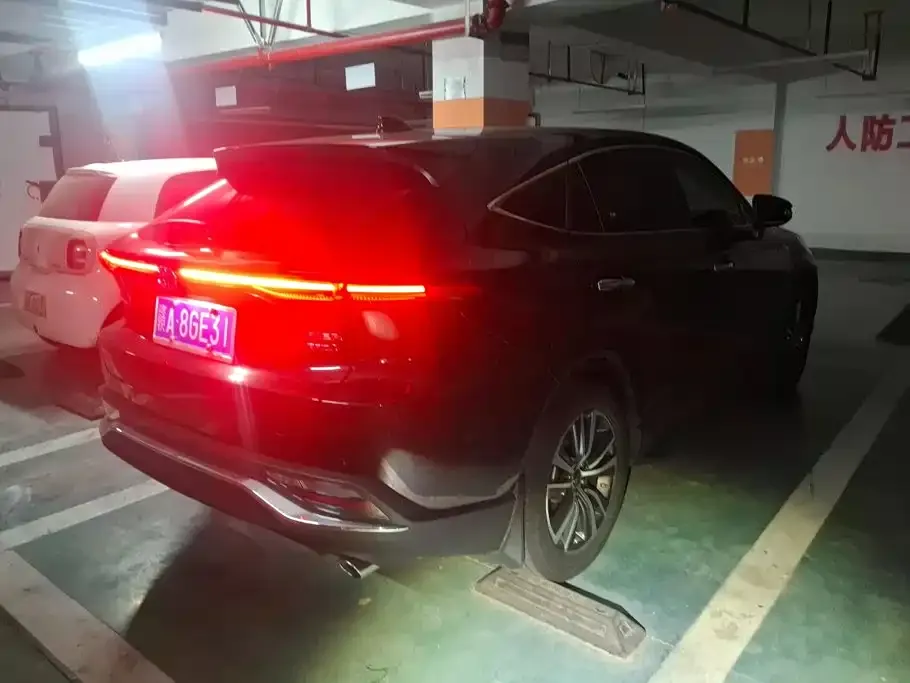 Toyota Harrier — фото 2