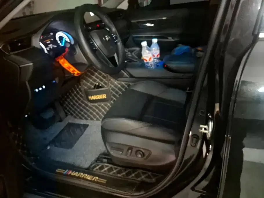 Toyota Harrier — фото 3